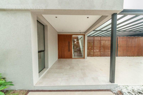 Imagen 7 de 27 de Casa A Estrenar Sobre El Lago - Lagos Del Golf