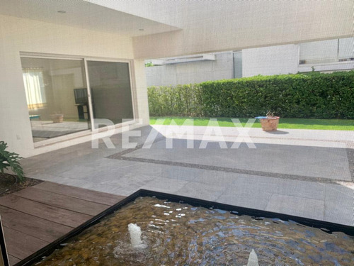 Casa En Venta En El Campanario