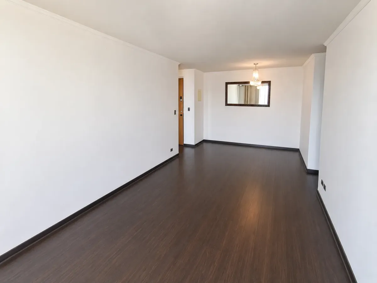 Imagen 2 de 11 de Amplio Dpto En Arriendo 4d 2b Estacionamiento Y Bodega