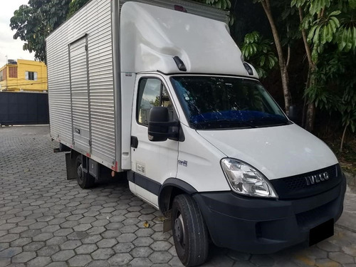 Iveco Daily 35s14 (2017) Baú Seco 