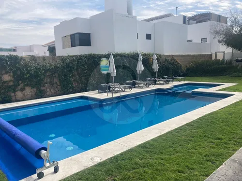 Casa En Venta En Juriquilla