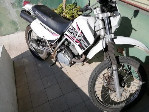Imagen 1 de 1 de Honda Xr 200