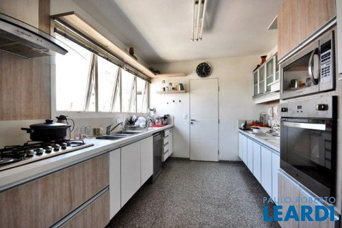 Imagem 11 de 15 de Apartamento - Campo Belo - Sp - 574985