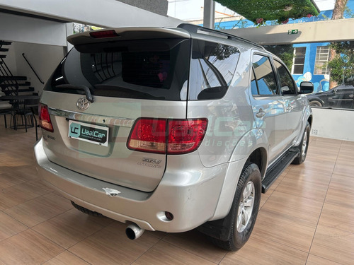 Toyota Hilux SW4 SRV D4-D 4x4 3.0 TDI Dies. Aut