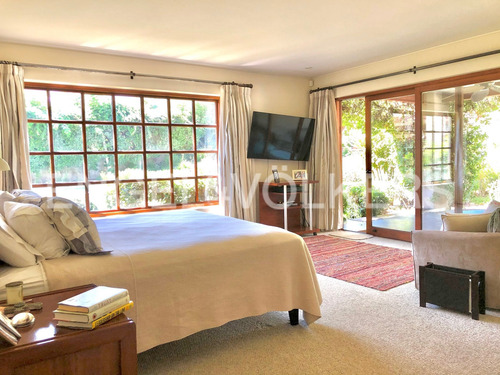 Hacienda, Borde Cancha. Excelente Casa En Venta