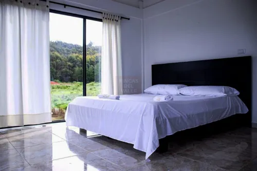 Pavas, 2.300 M2, Finca En Venta