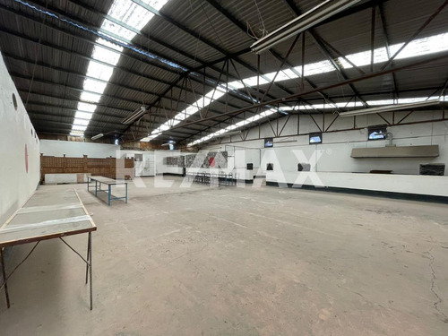 Renta De Nave Industrial De 10,000 M2