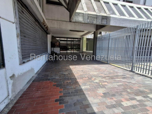 & Maria Luisa Mendoza Vende Espectacular Apartamento En El Este De Barquisimeto Posee 103m2 Con 3 Habitaciones 2 Baños Vigilancia Las 24 Horas Y Bellas Areas Comunes 2 5 2 0 8 8 5