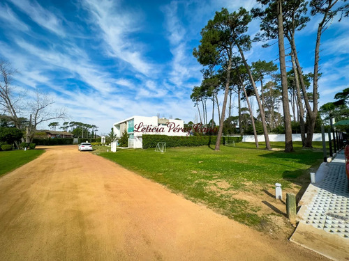 Venta Terreno En Country Privado , Playa Mansa, Punta Del Este