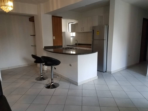 Imagen 3 de 13 de Apartamento En Alquiler En Altos Del Mirador Av. Cuatricentenaria