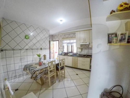 Imagem 5 de 16 de Casa No Bairro Itoupavazinha, Com 157,00 M² Construída, Com 3 Dormitórios, Sendo 1 Suíte E Demais Dep. Tbém Possui 1 Kitnete Com 1 Dormitório E Demais Dep., E Mais Uma Casa Nos Fundos, Com 2 Dormit
