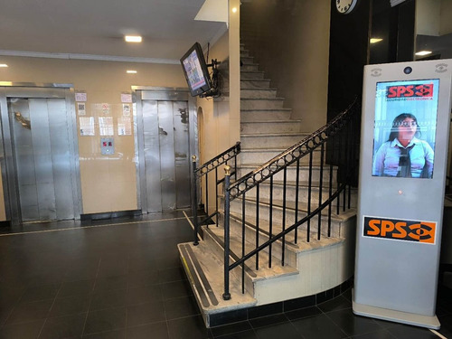 Venta Oficina/ Vivienda En Monserrat