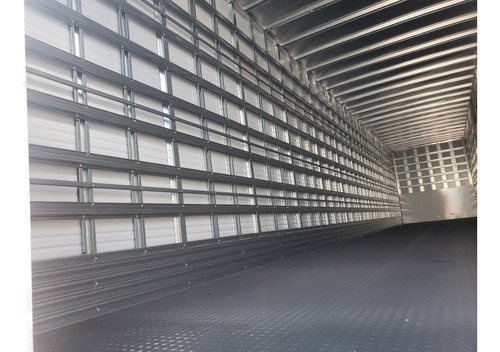 Imagem 11 de 15 de Carreta Bau 30 Paletes 2021 Com Pneus Novos