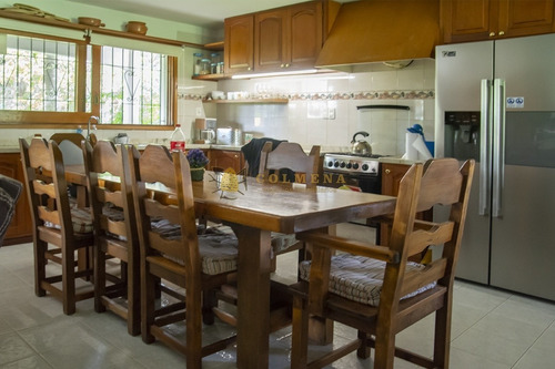 Casa Ubicada En Zona De Paz Y Tranquilidad.- Ref: 4528