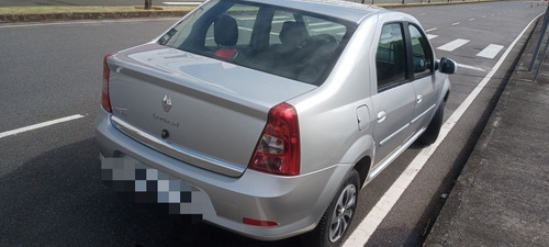 Imagem 2 de 9 de Renault Logan 2012 1.0 16v Expression Hi-flex 4p