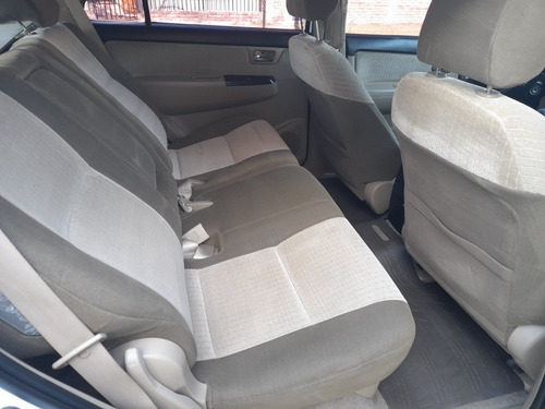 Imagen 8 de 14 de Toyota Sw4 2014 3.0 Srv 171cv 4x4