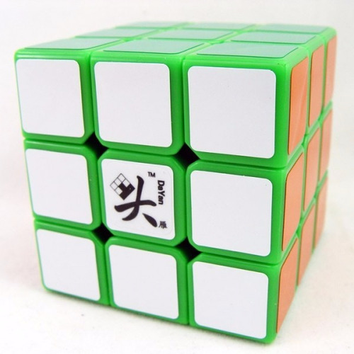 Cubo Rubik 3x3 Cube Varios Colores Fondo Verde