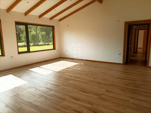 Casas Nuevas A 5 Km Del Nuevo Colegio San Esteban Diacono