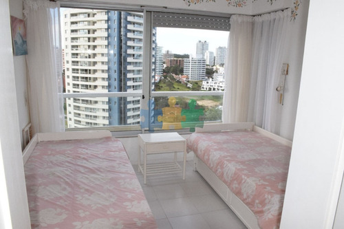 Apartamento En Brava, 2 Dormitorios *- Ref: 2710