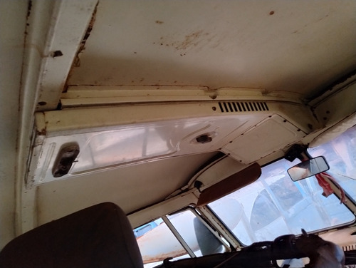 Vw Kombi Não Samba Corujinha