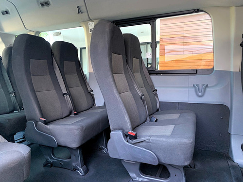 Ford Transit 2.2 Pasajeros Larga Techo Alto Custom Mt