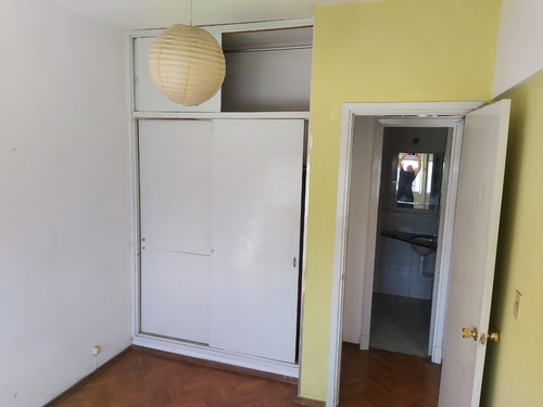 Imagen 9 de 14 de Apartamento Con Renta 1 Dormitorio Al Frente Centro Ascensor .