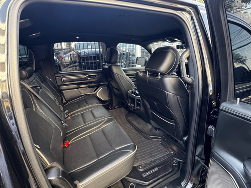 RAM Ram 5.7 Hemi Sport Black Package 4x4 At