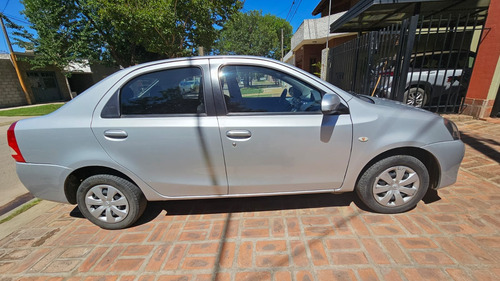 Toyota Etios 1.5 Sedan Xs
