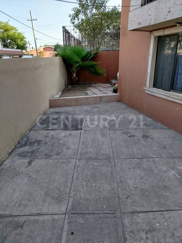 Casa En Venta En Col. Lomas Del Roble En San Nicolas De Los Garza Nuevo Leon