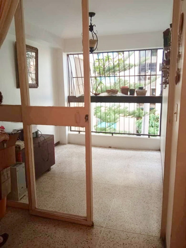 Imagen 3 de 14 de Excelente Apartamento Semi Amoblado En San José
