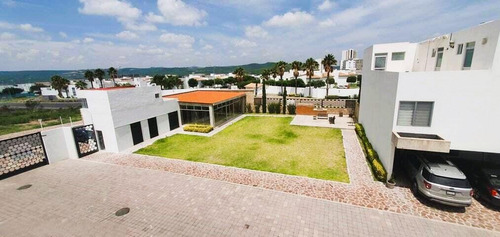 En Venta Casa Ubicada En El Manantial 3 Niveles 3 Rec Vl-24-1347