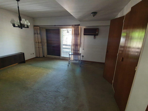 Excelente Chalet De 5 Ambientes.