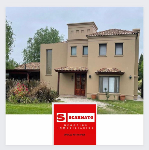 Imagen 1 de 11 de Venta De Casa En El Barrio El Centauro Con Pileta -canning