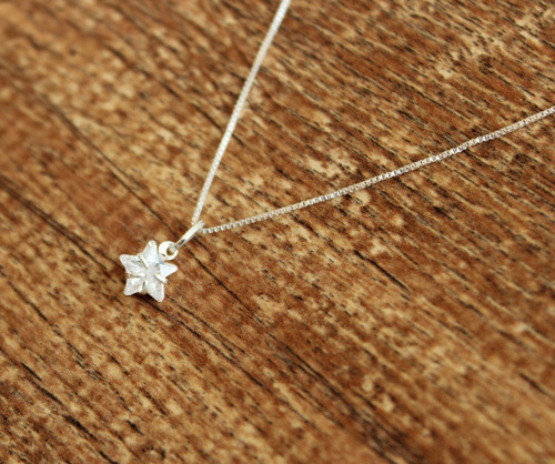 Imagem 3 de 10 de Corrente Colar Ponto Luz Estrela 6mm Prata 925 Cx Veludo