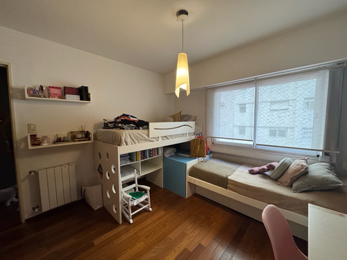 Venta - Departamento De Tres Dormitorios Con Balcón Y Cochera En Centro Río, Rosario