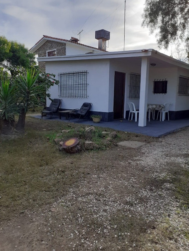 Casa De 2 Dormitorios Arbolada Y Perimetrada Al Sur De Parque Del Plata Bajada 1 (7 Cuadras De La Playa) Con Wifi Y Cable. Pet Frendly