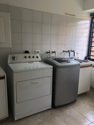 Imagen 9 de 15 de Alquiler Apartamento Colinas De Valle Arriba Baruta Caracas