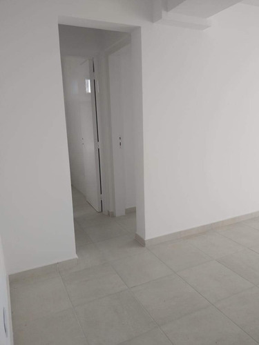 Cofico A Estrenar Un Dormitorio Con Balcon