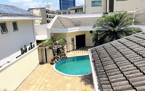 Casa Em Condomínio No Jd. Aquarius Com Piscina E 4 Dormitórios
