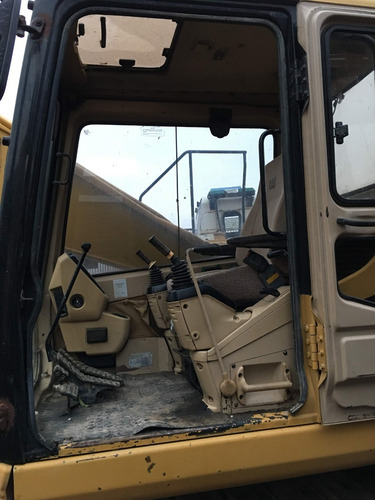 Retroexcavadora Caterpillar 320
