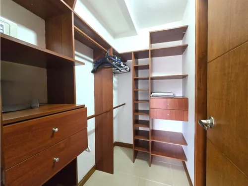 Apartamento En Arriendo En El Poblado, Cómodo Y Bien Ubicado