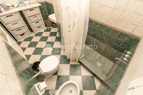 Venta Casa 3 Ambientes Con Jardín, Piscina Y Cochera En Palomar.