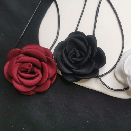 Gargantilla Sexy Rosa Con Cuello De Piel Y Flores