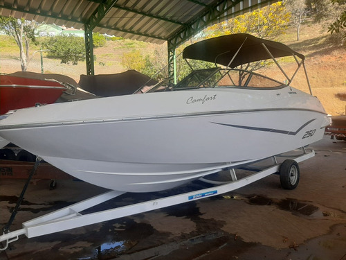 Ventura 250 Comfort Ano 2010 + Mercruiser 350 Mag Com 372hrs