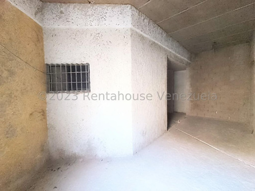 Rent-a-house Vende Townhouse En Obra Gris, En Conjunto Residencial Las Carolinas Ii, Turmero, Estado Aragua, 25-14268 Gf.