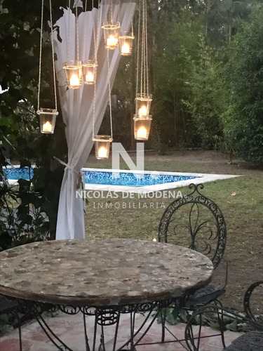 Chalet De 4 Dormitorios, Piscina Y Parrillero En Alquiler. Zona Tranquila. Punta Del Este.