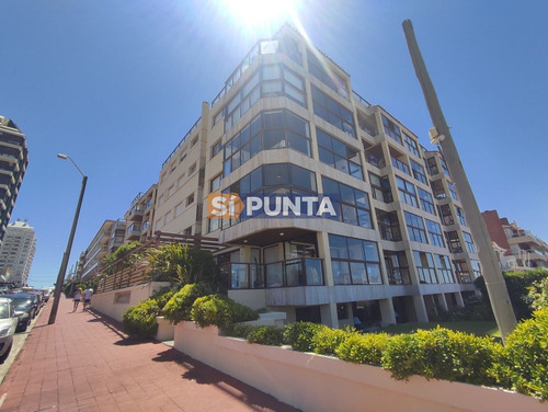 Imagen 2 de 27 de Apartamento En Venta 2 Dormitorios, Frente A Playa El Emir