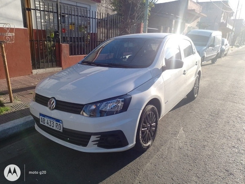 Imagen 6 de 12 de Volkswagen Gol Trend 2017 1.6 Trendline 101cv