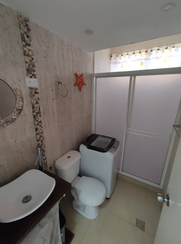 Apartamento En Tucacas, Conjunto Residencial Atlantis Palace. S.p