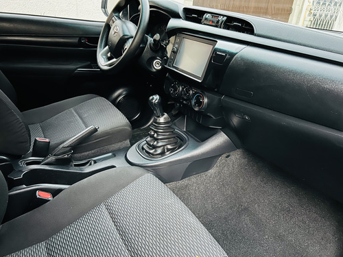 Toyota Hilux 2.7 Cabina Doble Mt